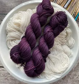 On The Round Cottage DK aubergine