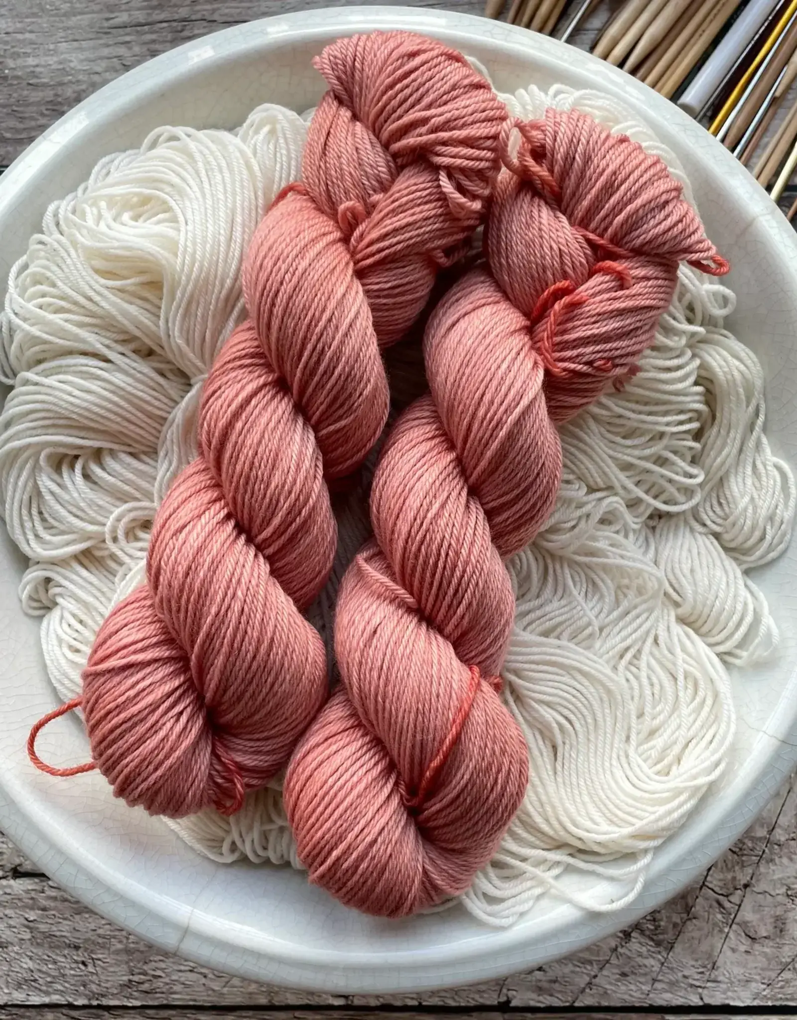 On The Round Cottage DK vintage pink