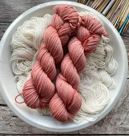 On The Round Cottage DK vintage pink