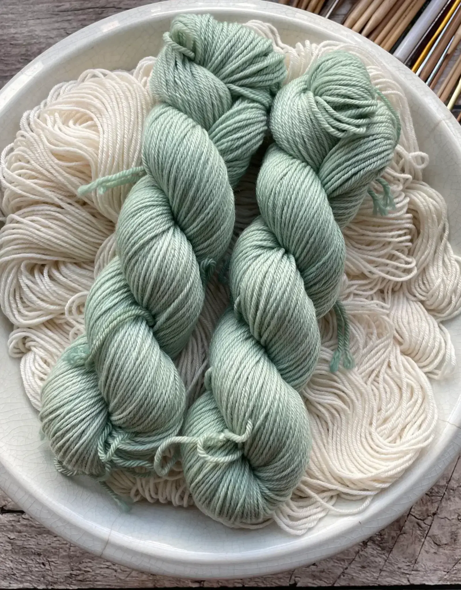 On The Round Cottage DK seafoam
