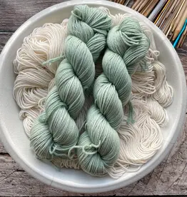 On The Round Cottage DK seafoam