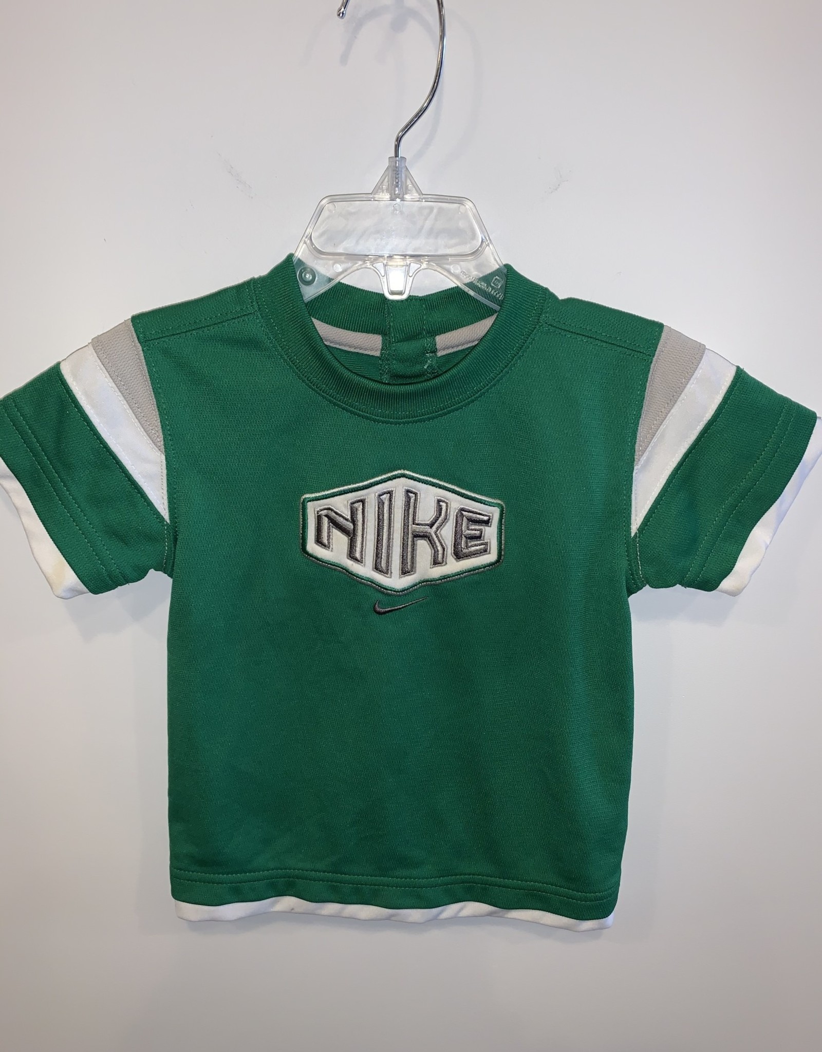 boys green nike shirt