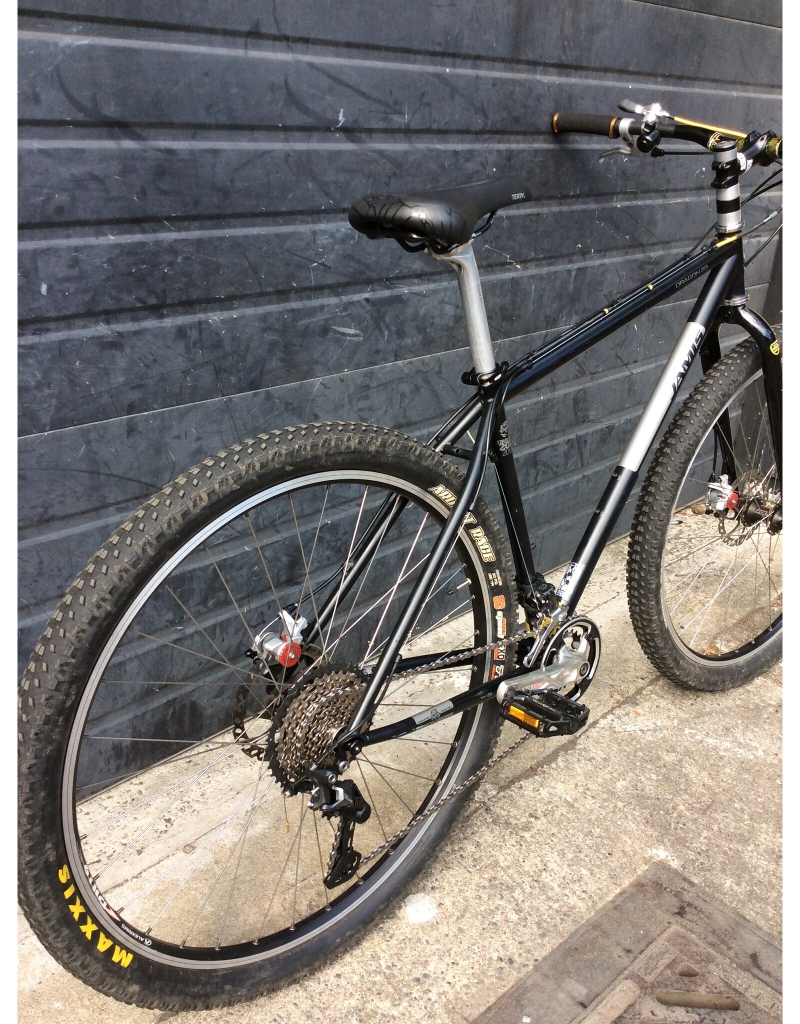 19 Jamis Dragon Bike Works Seattle