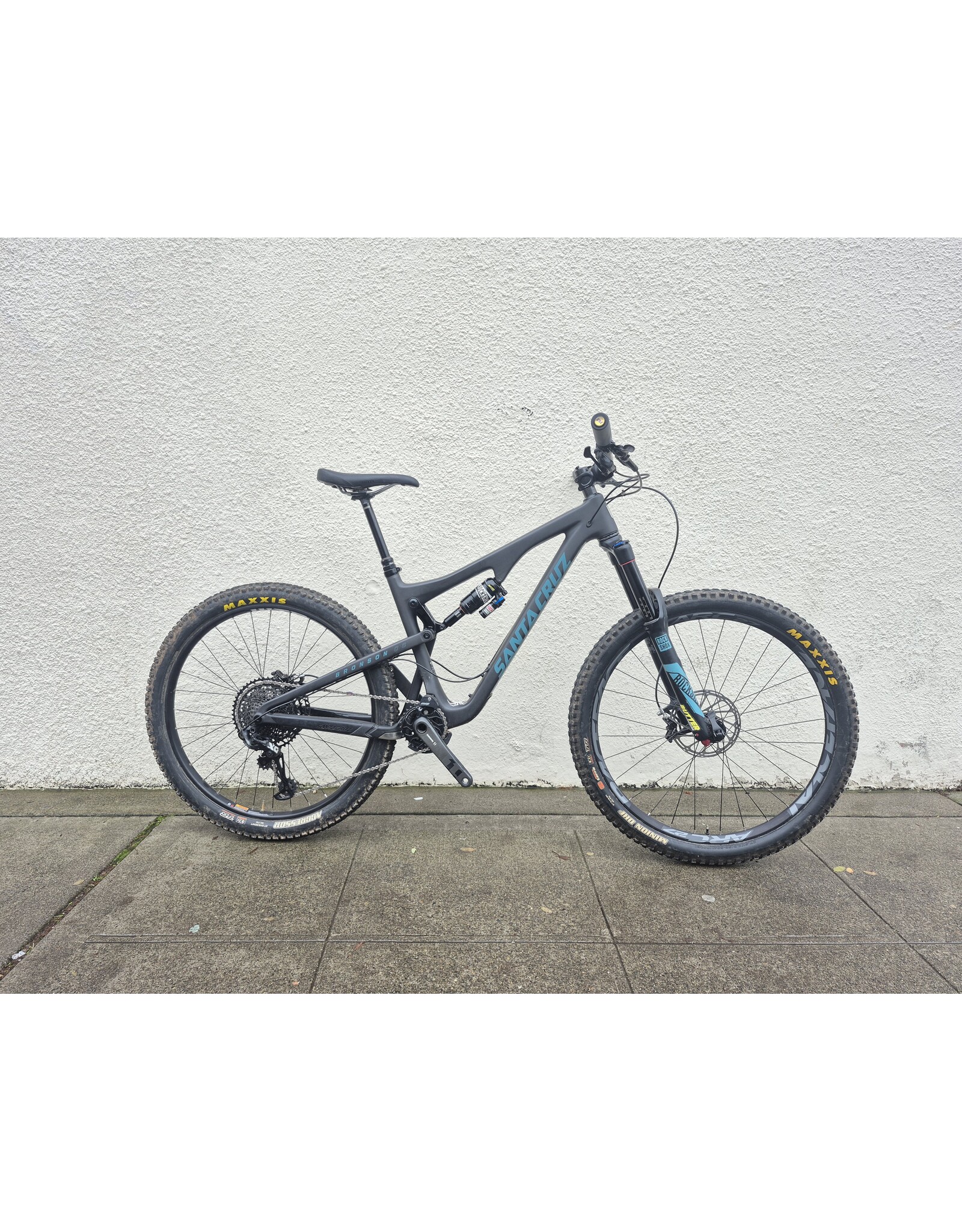 Santa Cruz Medium Santa Cruz Bronson CC