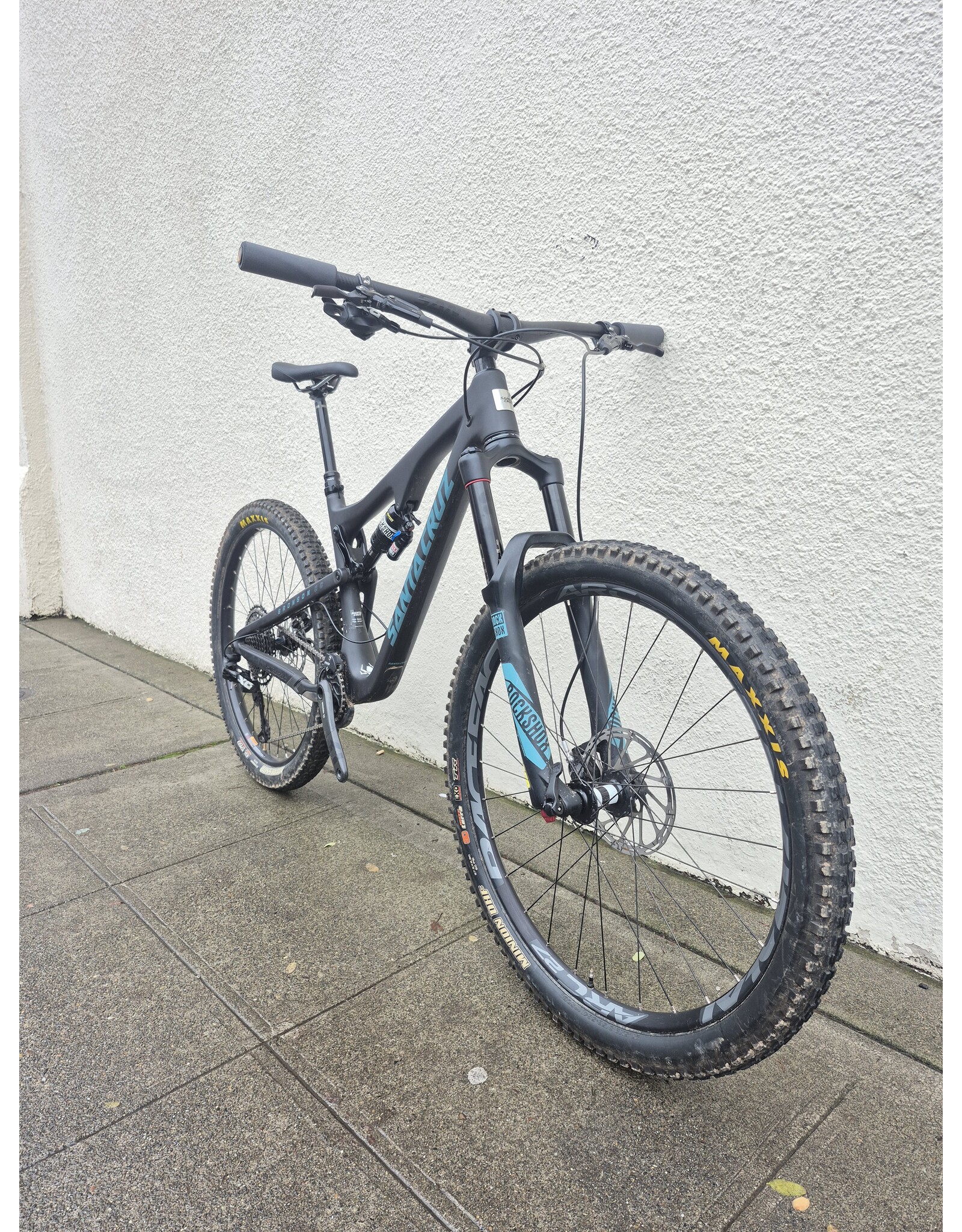 Santa Cruz Medium Santa Cruz Bronson CC