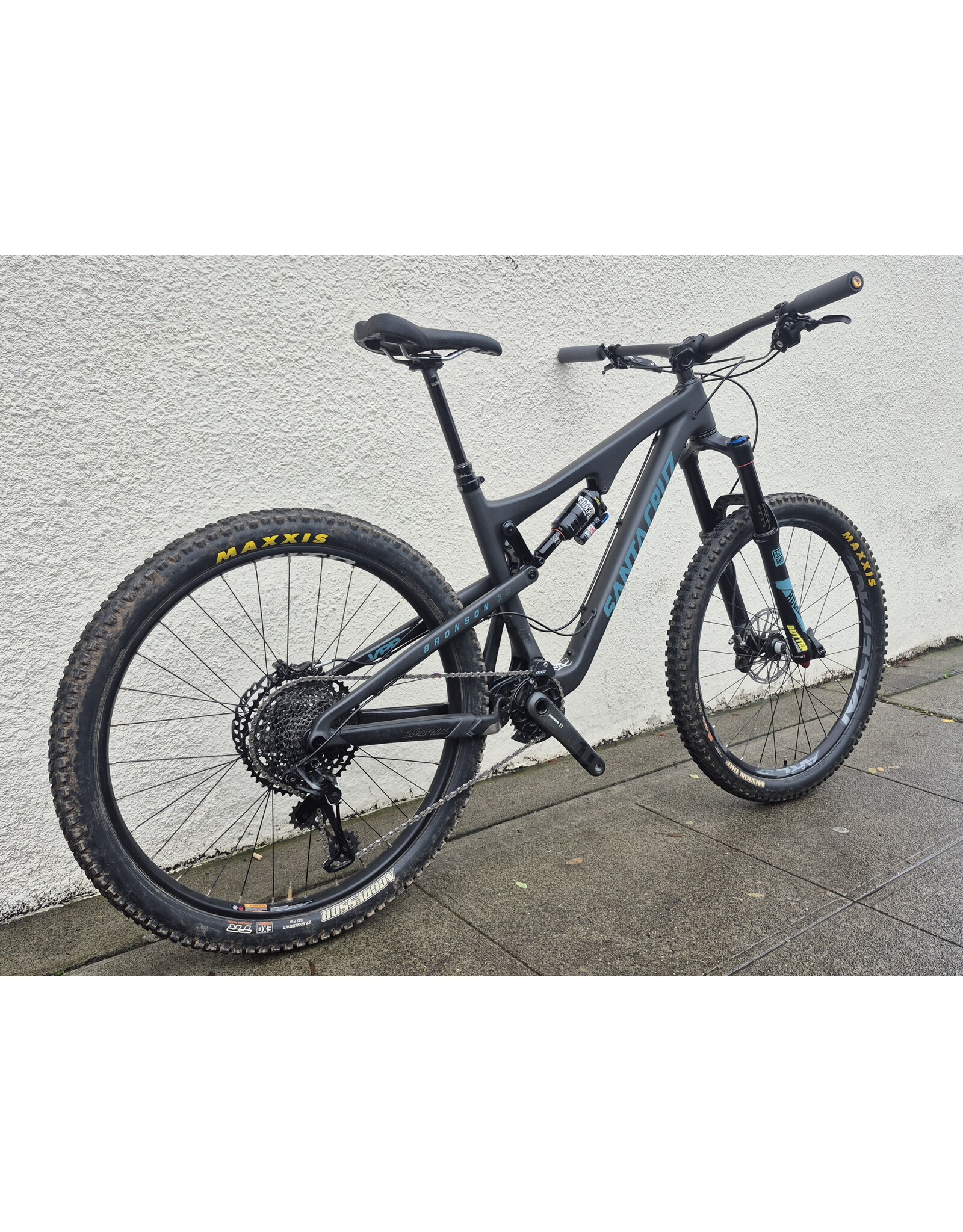 Santa Cruz Medium Santa Cruz Bronson CC