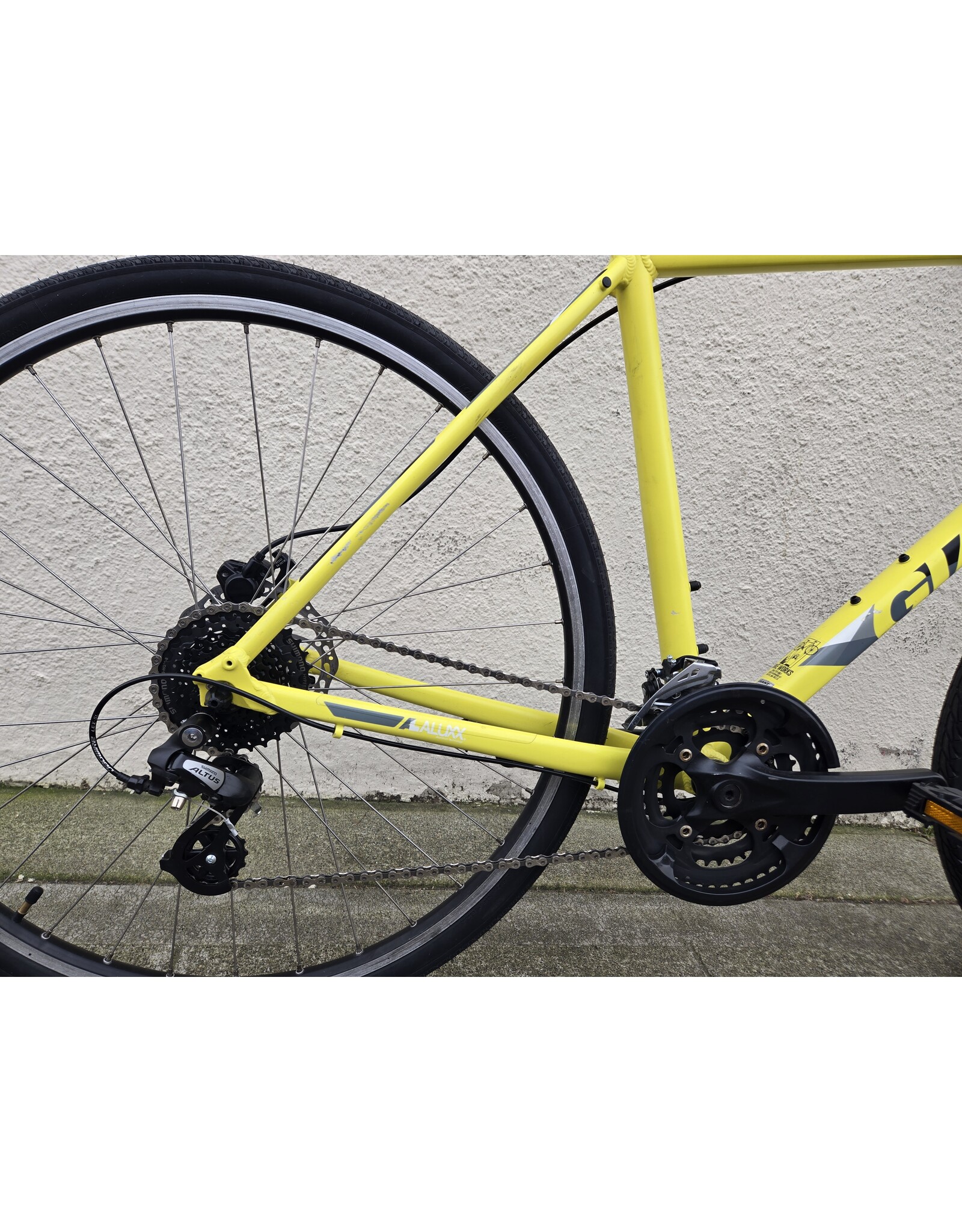 Giant Large Giant Escape