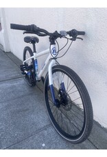 Novara 24" Novara Meno