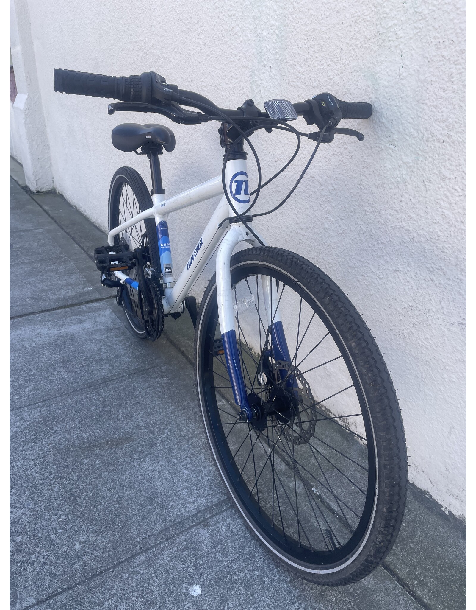 Novara 24" Novara Meno