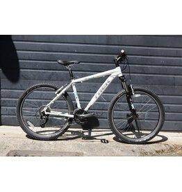 Trek 18" Trek Skye SL