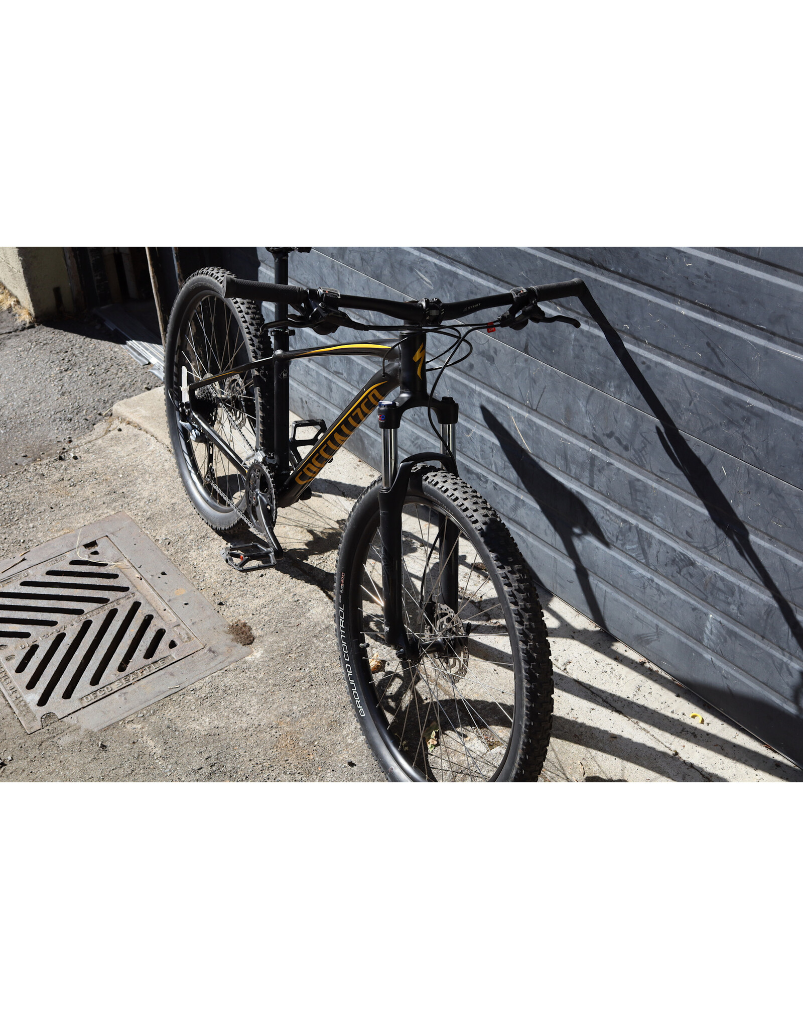 Specialized Medium Specialized Pitch