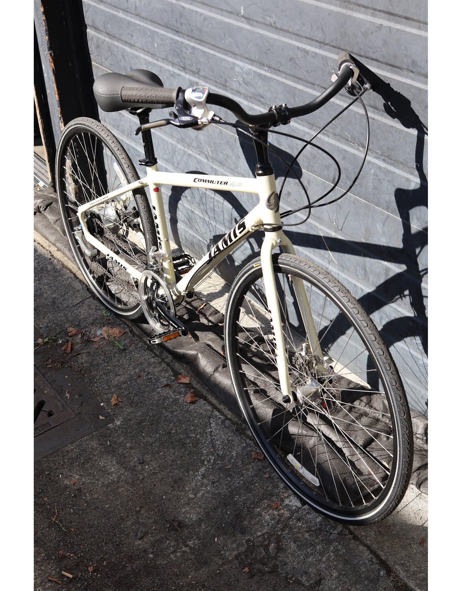Jamis 16.5" Jamis Commuter 4.0