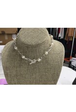 LILAH PEARL AND CHAIN NECKLACE