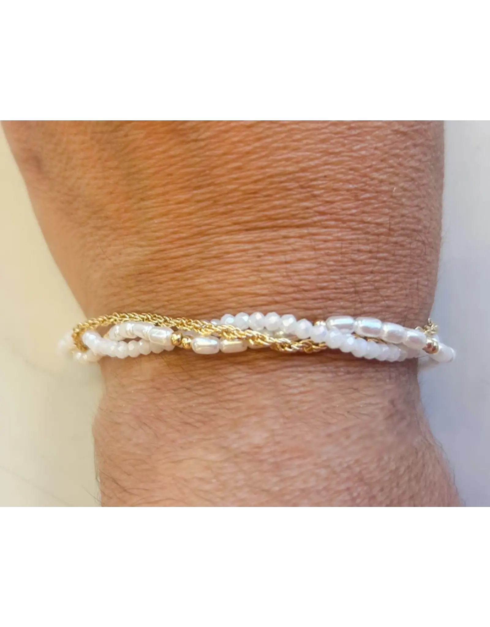 ARIANA PEARL TWIST BRACELET