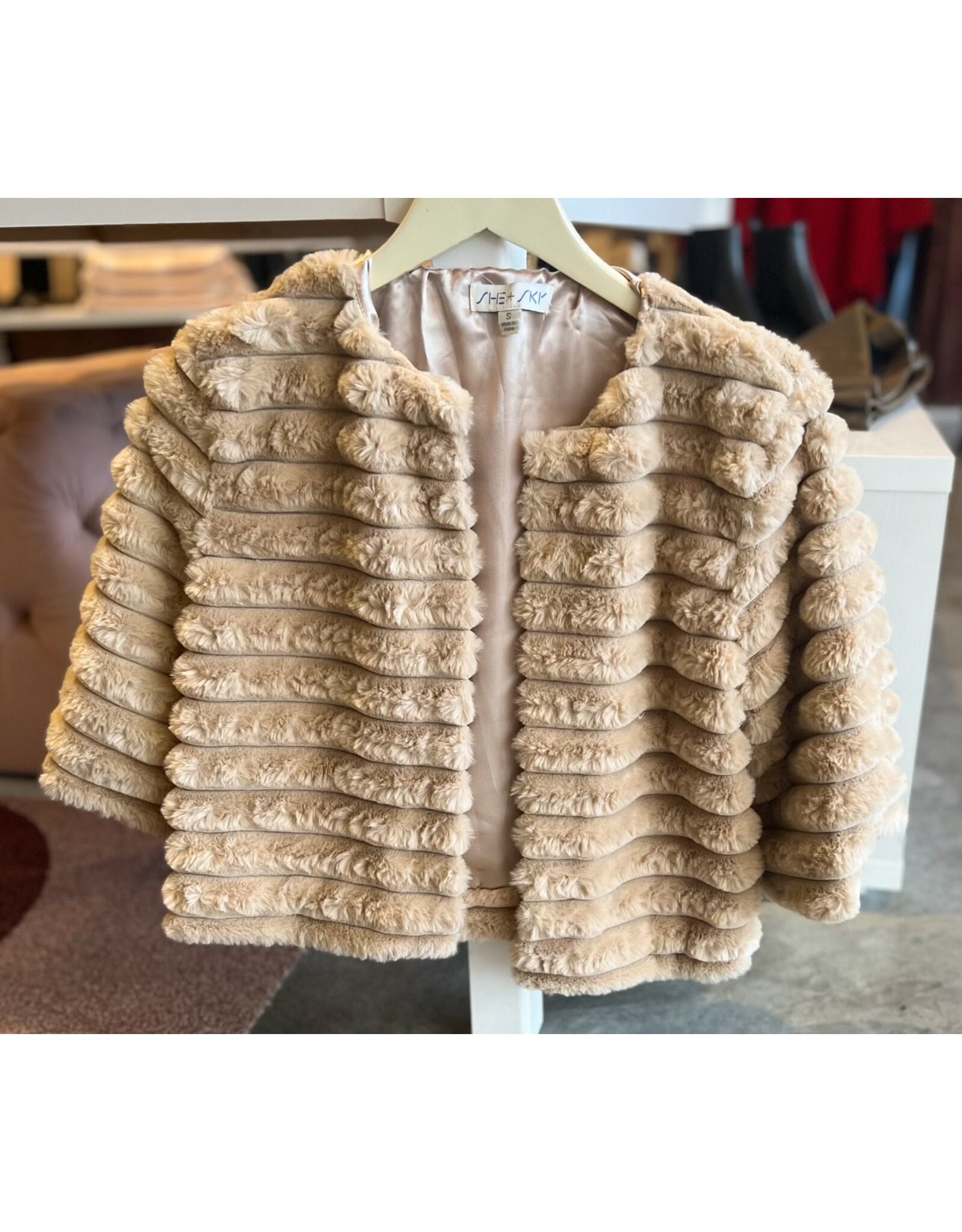 CAMBER FAUX FUR CROP JACKET