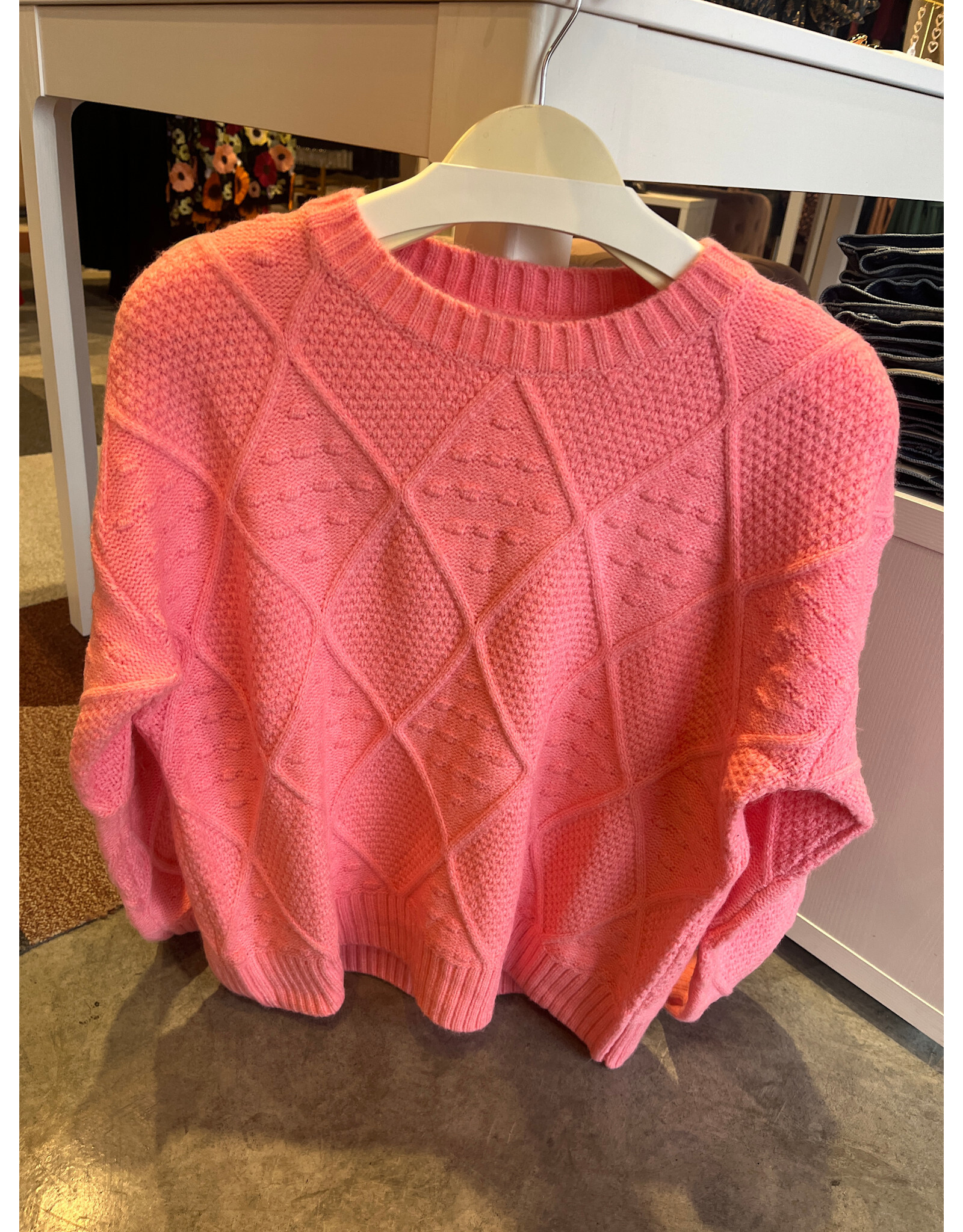 STERLING DIAMOND PATTERN SWEATER