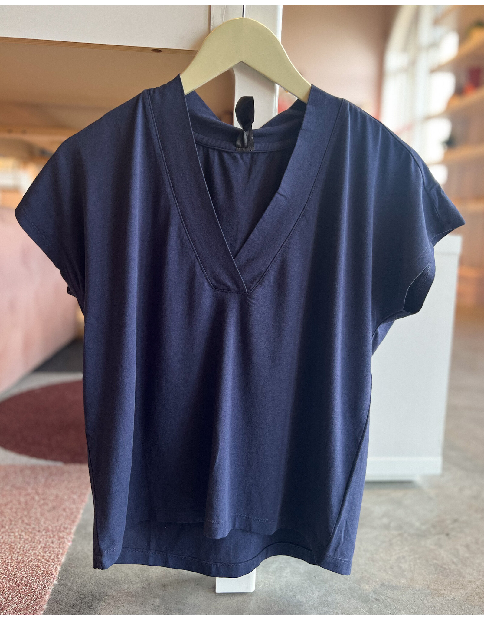 PTAH DOLMAN V NECK TEE