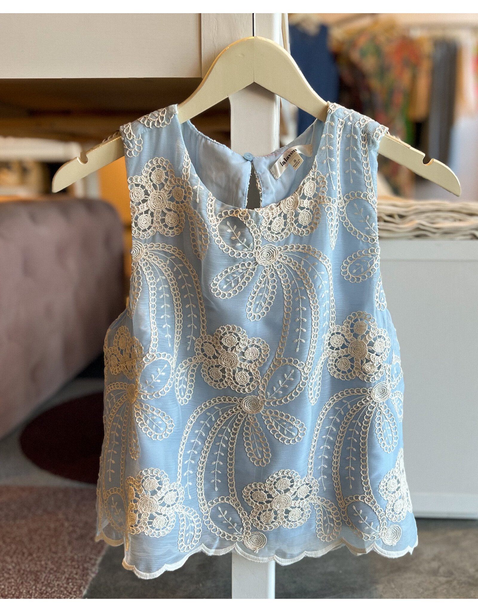 KOLLYNS SLEEVELESS EMBROIDERED TOP