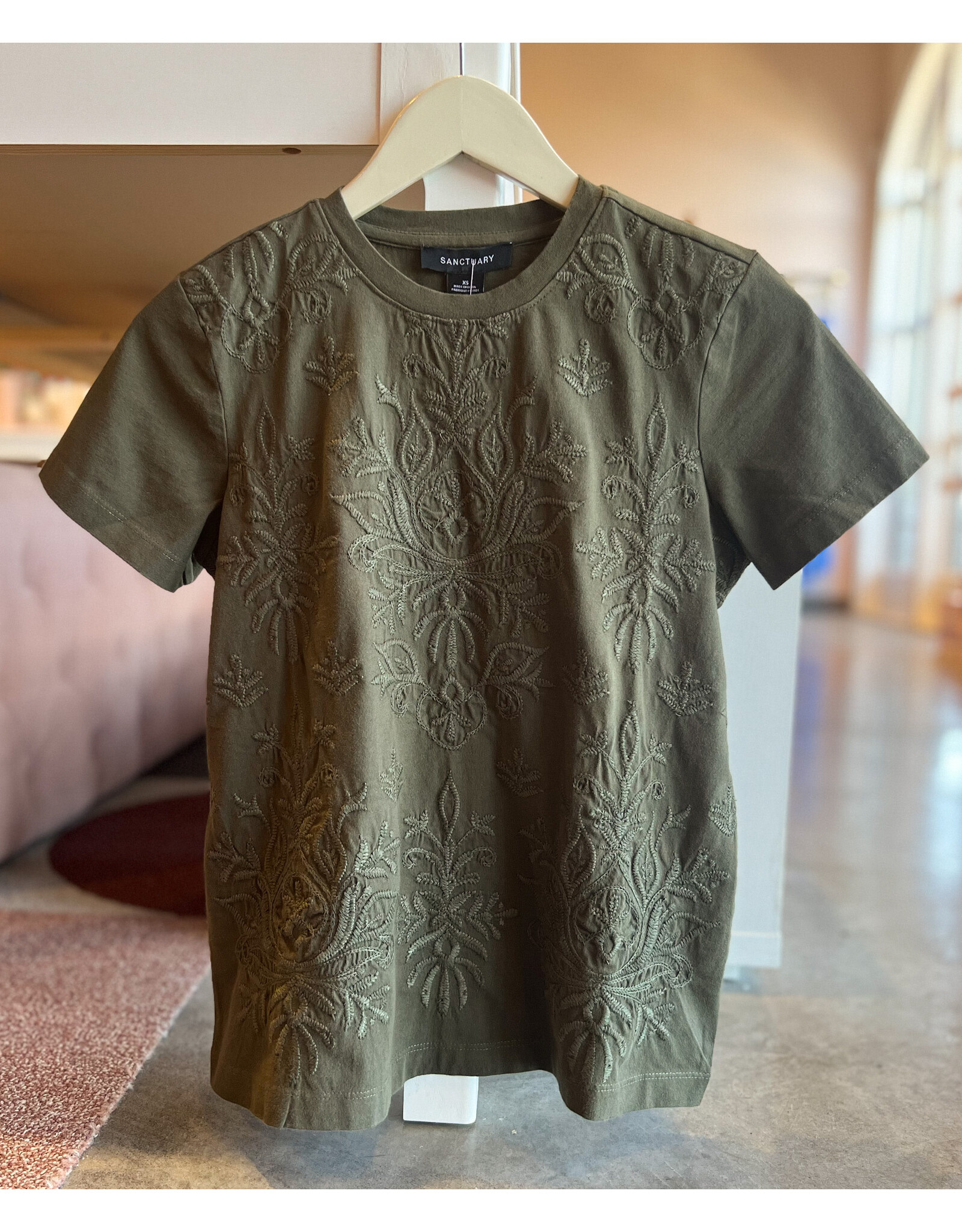 SANCTUARY EMBROIDERED PERFECT TEE