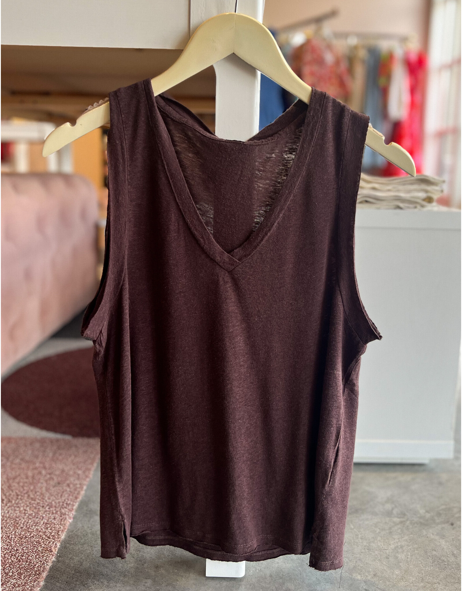 THOTH BANDED V NECK CROPPED TANK