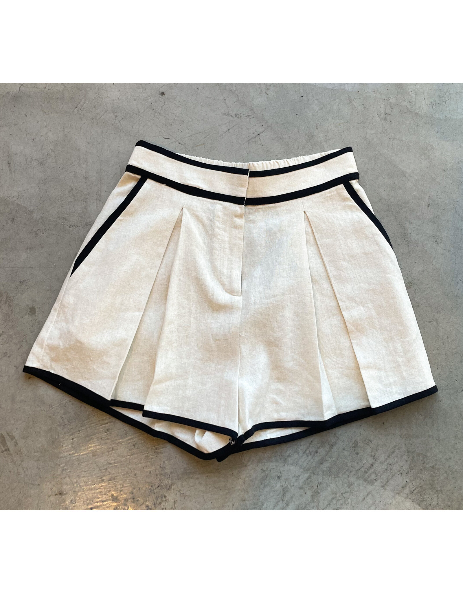 STEVE MADDEN FABLE SHORT