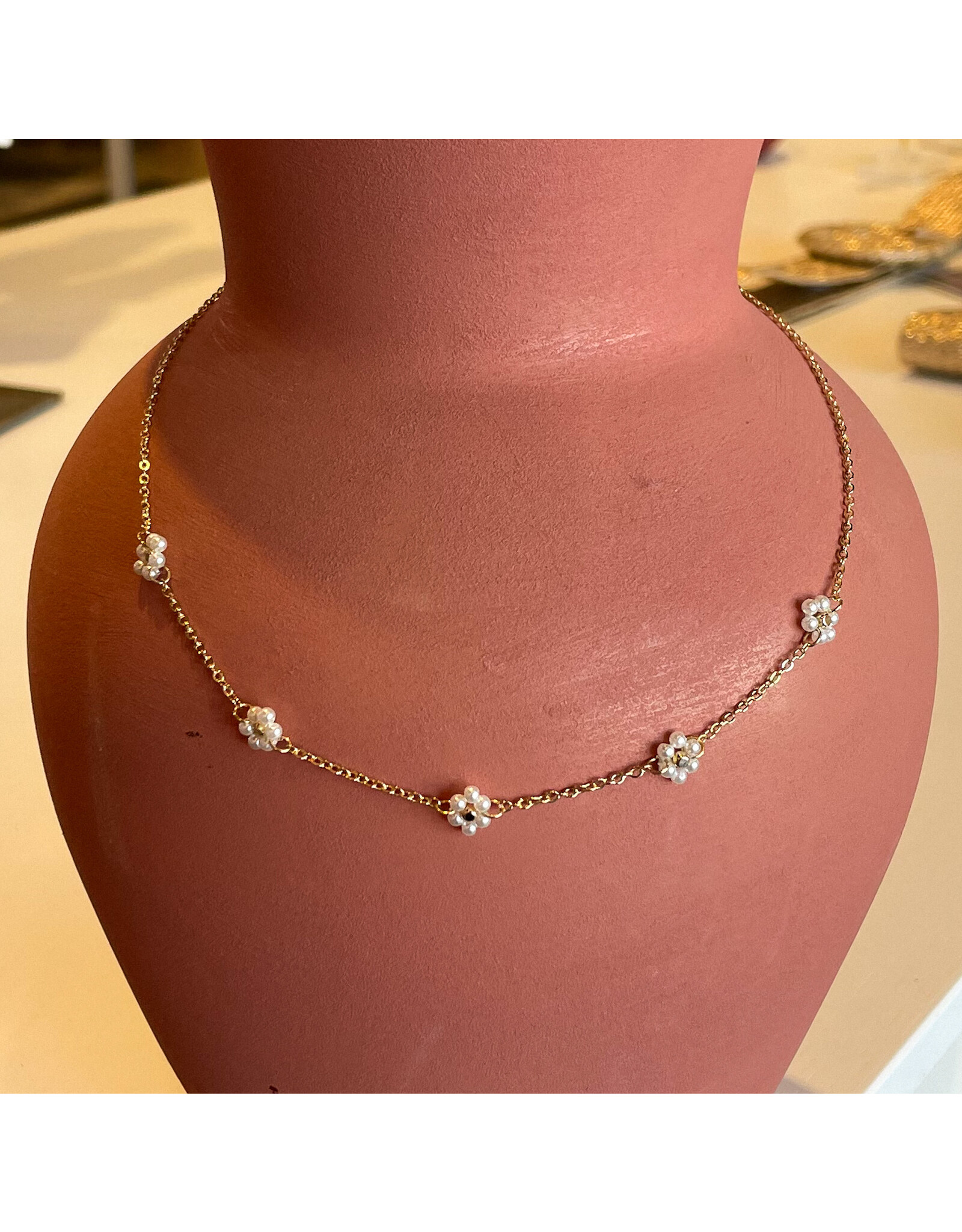 BOUDICA FLOWER NECKLACE