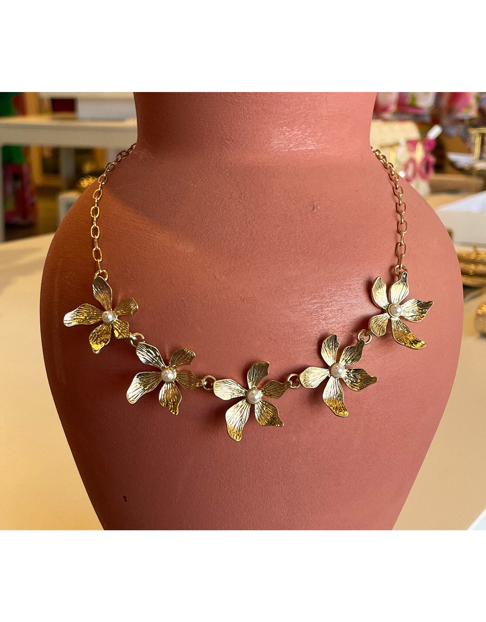 LINCOLN FLORAL NECKLACE