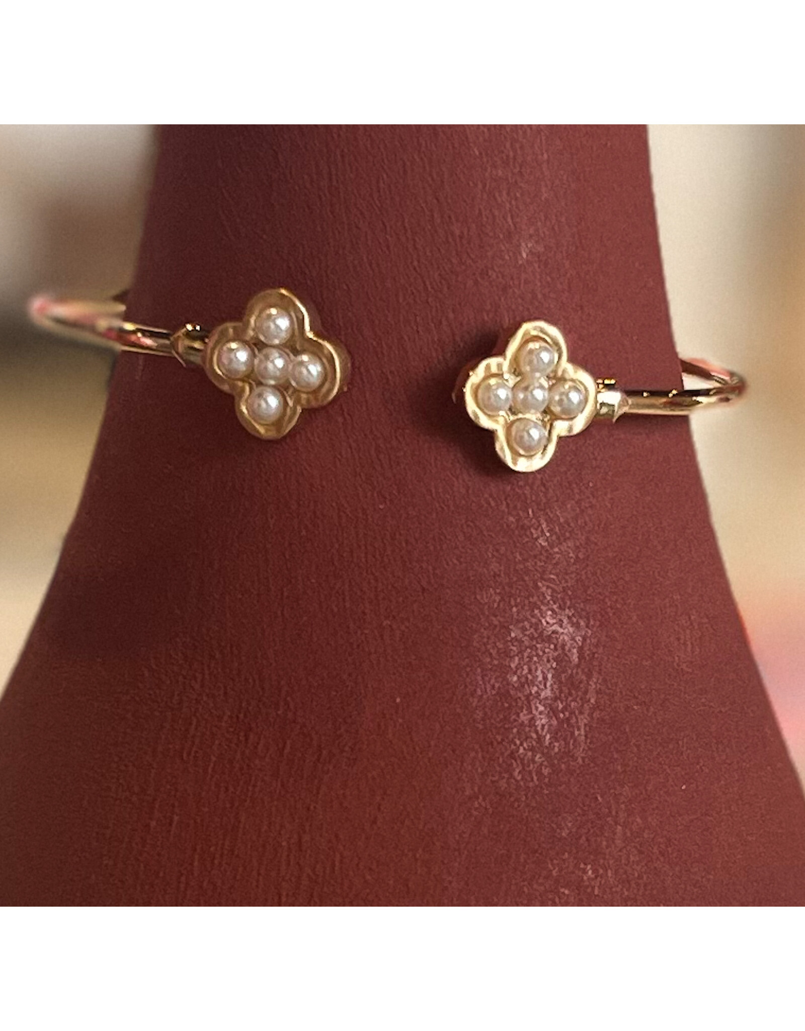 CAMELLIA CLOVER BRACELET