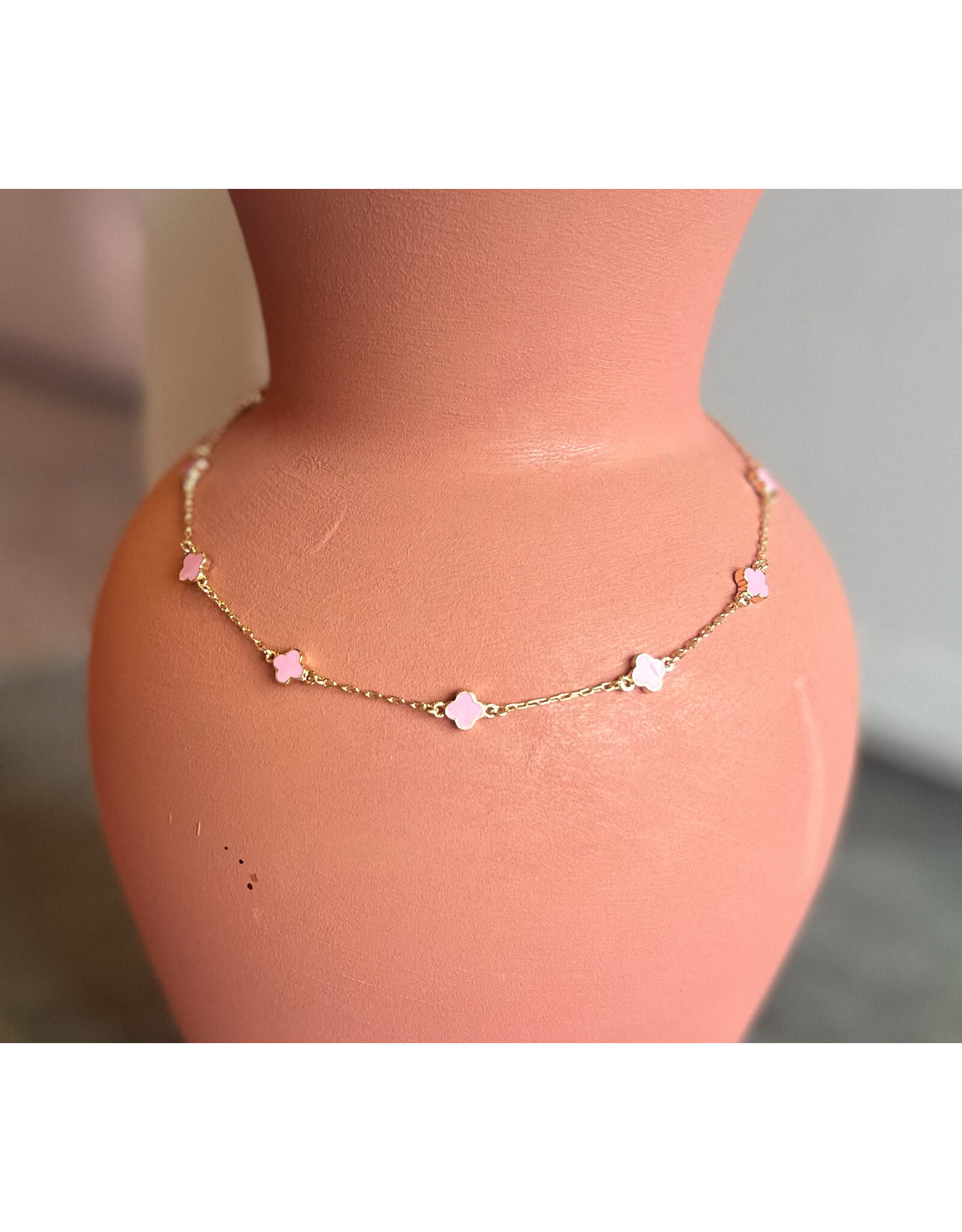 ARACELI CLOVER NECKLACE