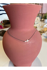ARIANWEN SIDE CROSS NECKLACE