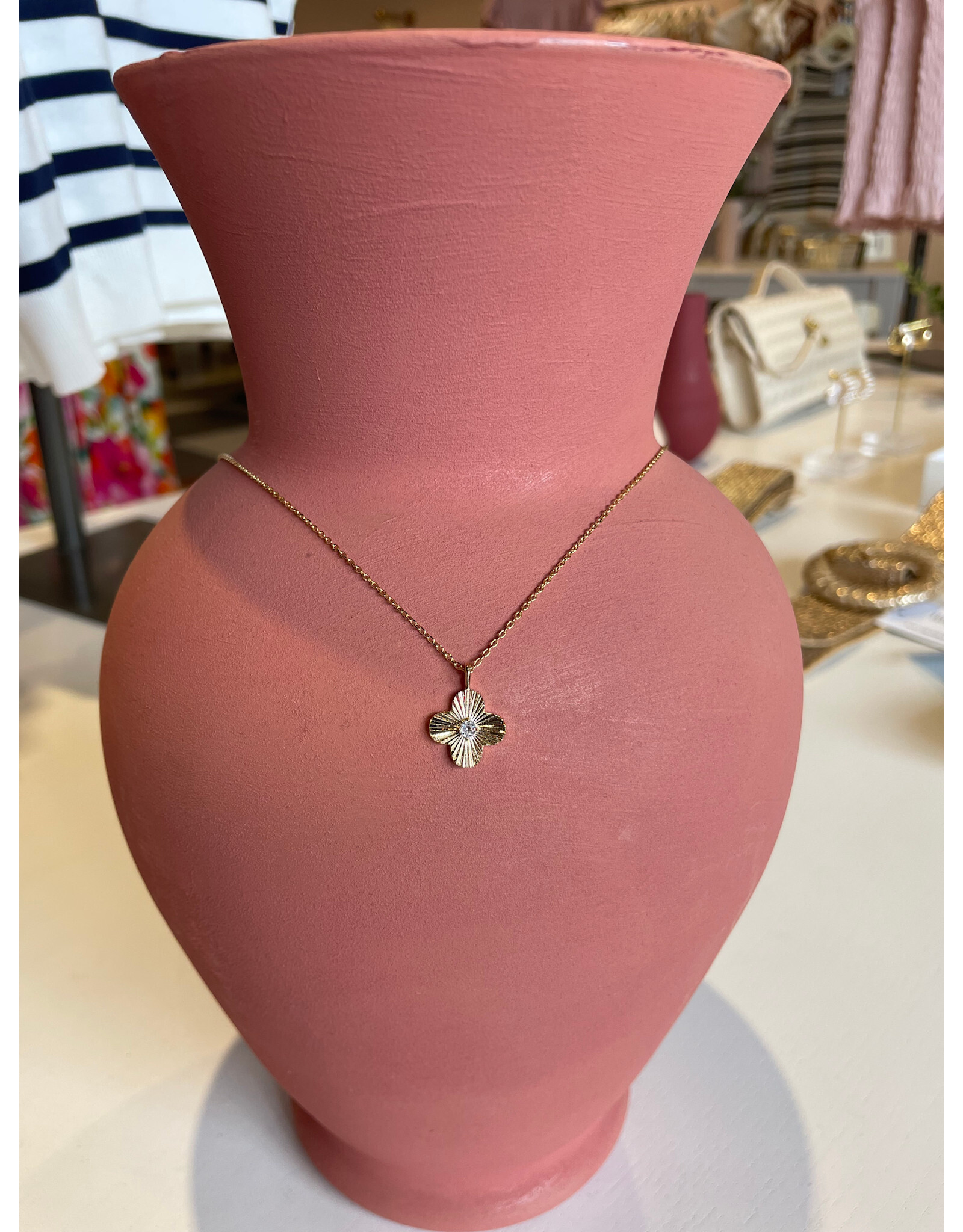 THEODOSIA TEXTURED FLORAL NECKLACE