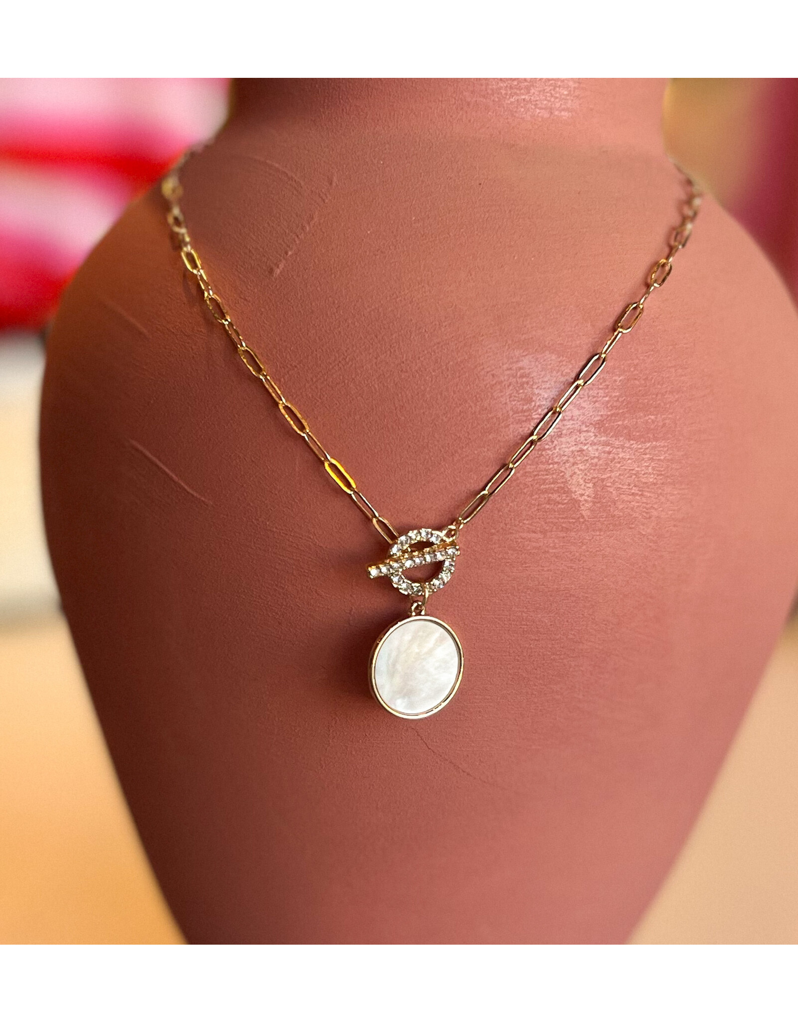 AGATON MOP CHARM NECKLACE