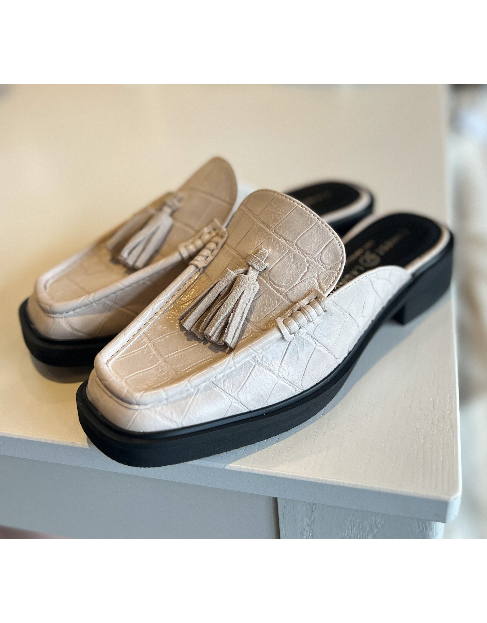 CHINESE LAUNDRY SAMRA MULE