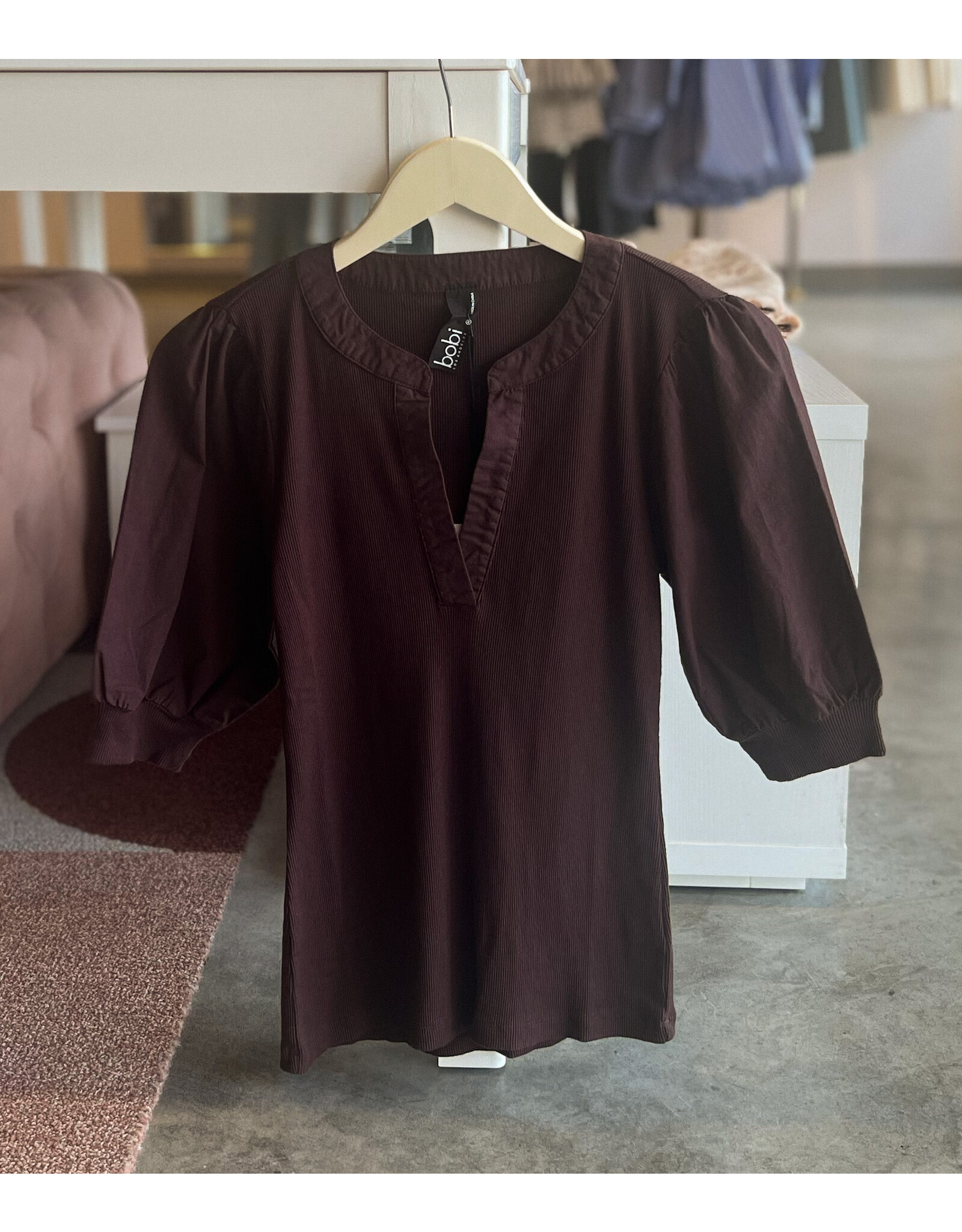 LARANYA MIX HENLEY PUFF SLV TOP