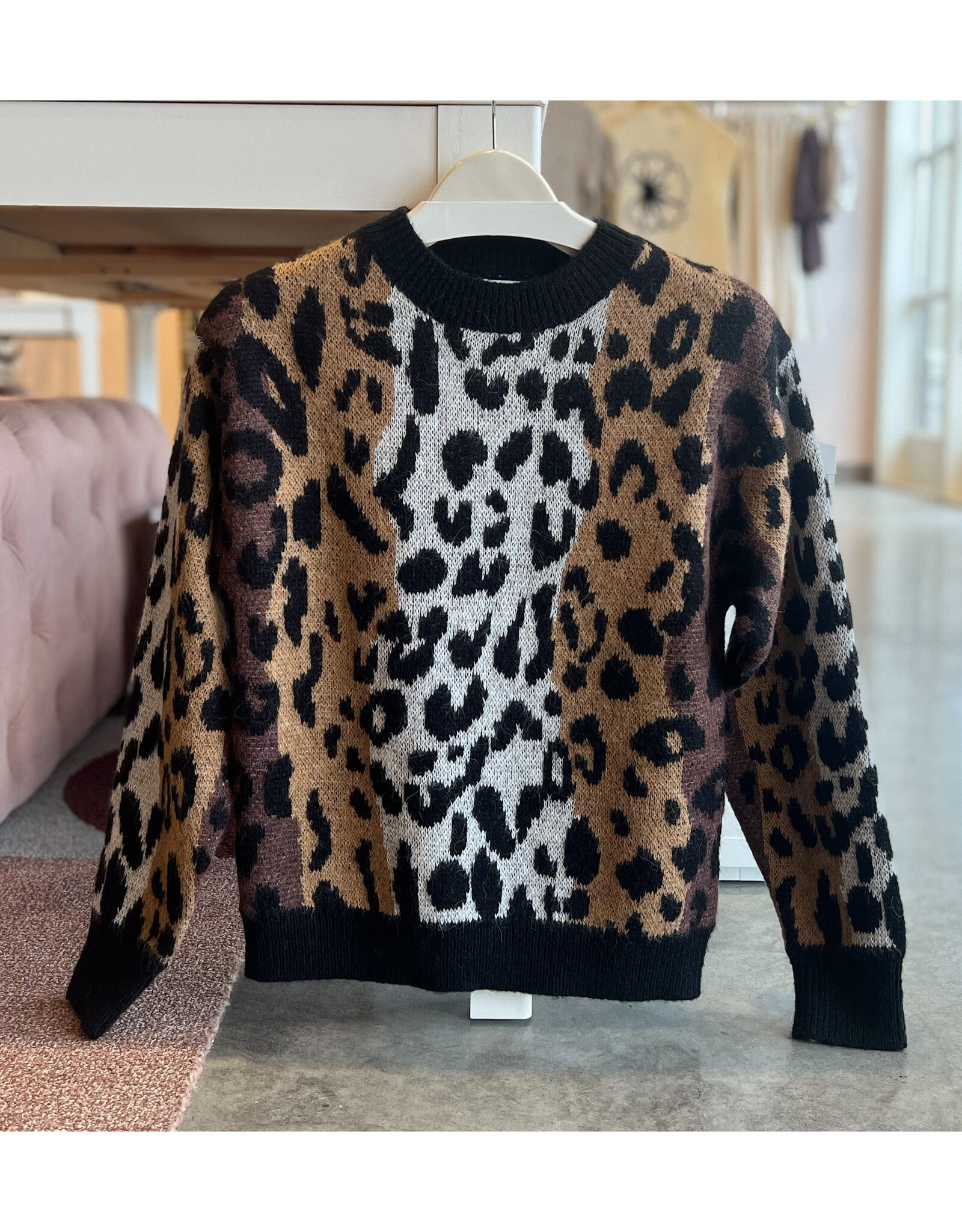 MOLLY BRACKEN HILLELA LEOPARD PRINT SWEATER