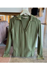 NEGASI V NECK TOP