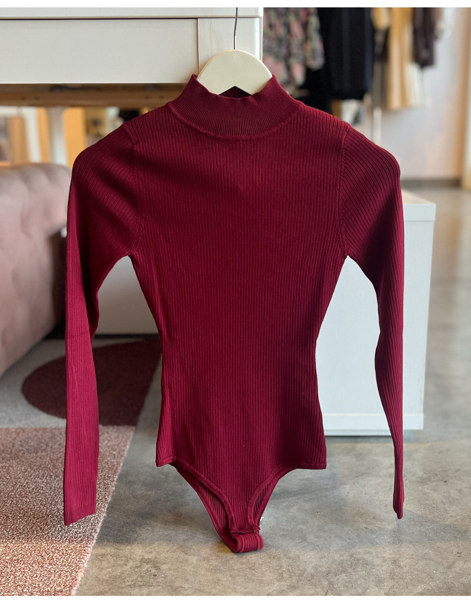 DILAN RIBBED BODYSUIT