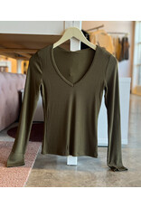 GENTLE FAWN PETRA V NECK  L/S TOP