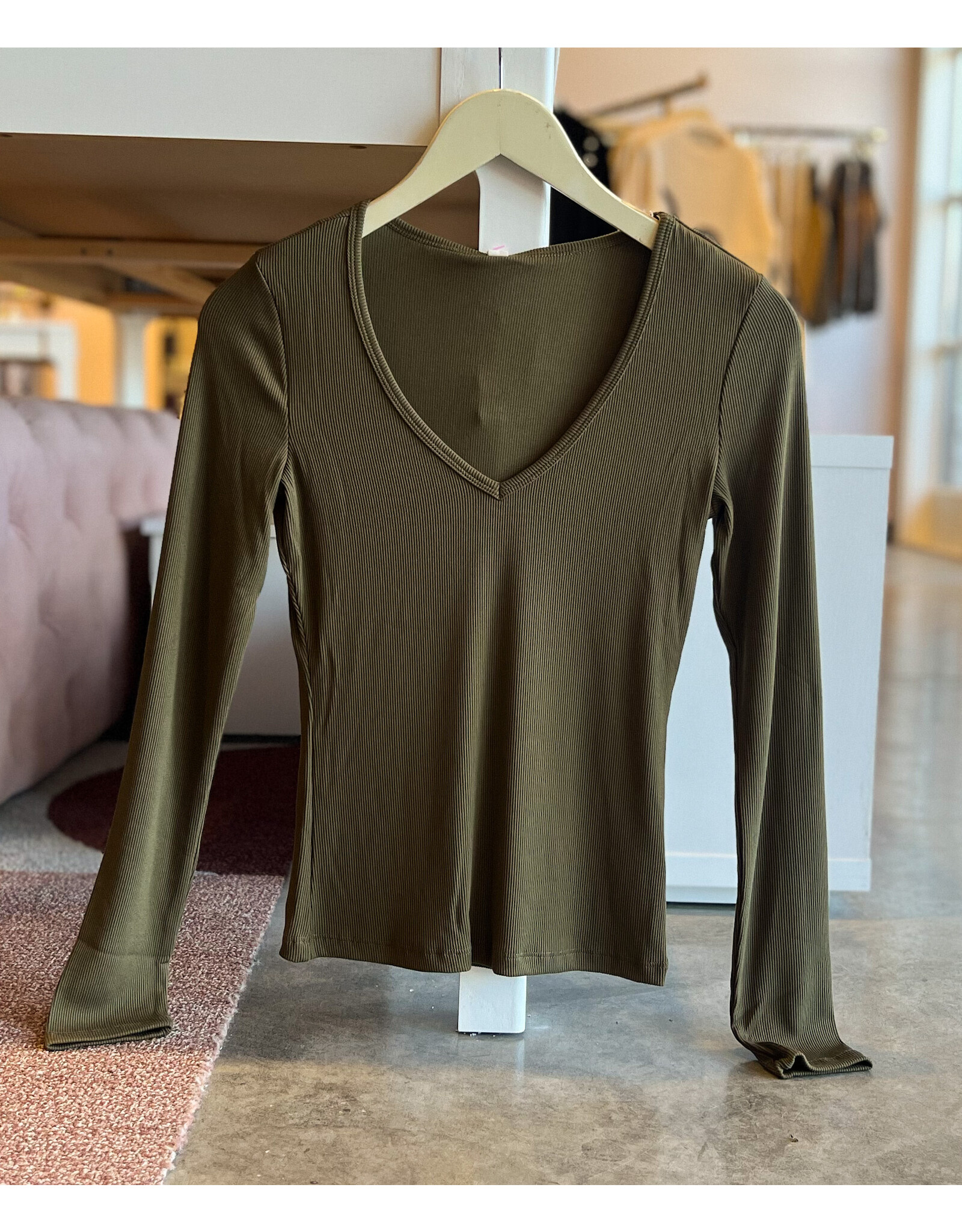 GENTLE FAWN PETRA V NECK  L/S TOP