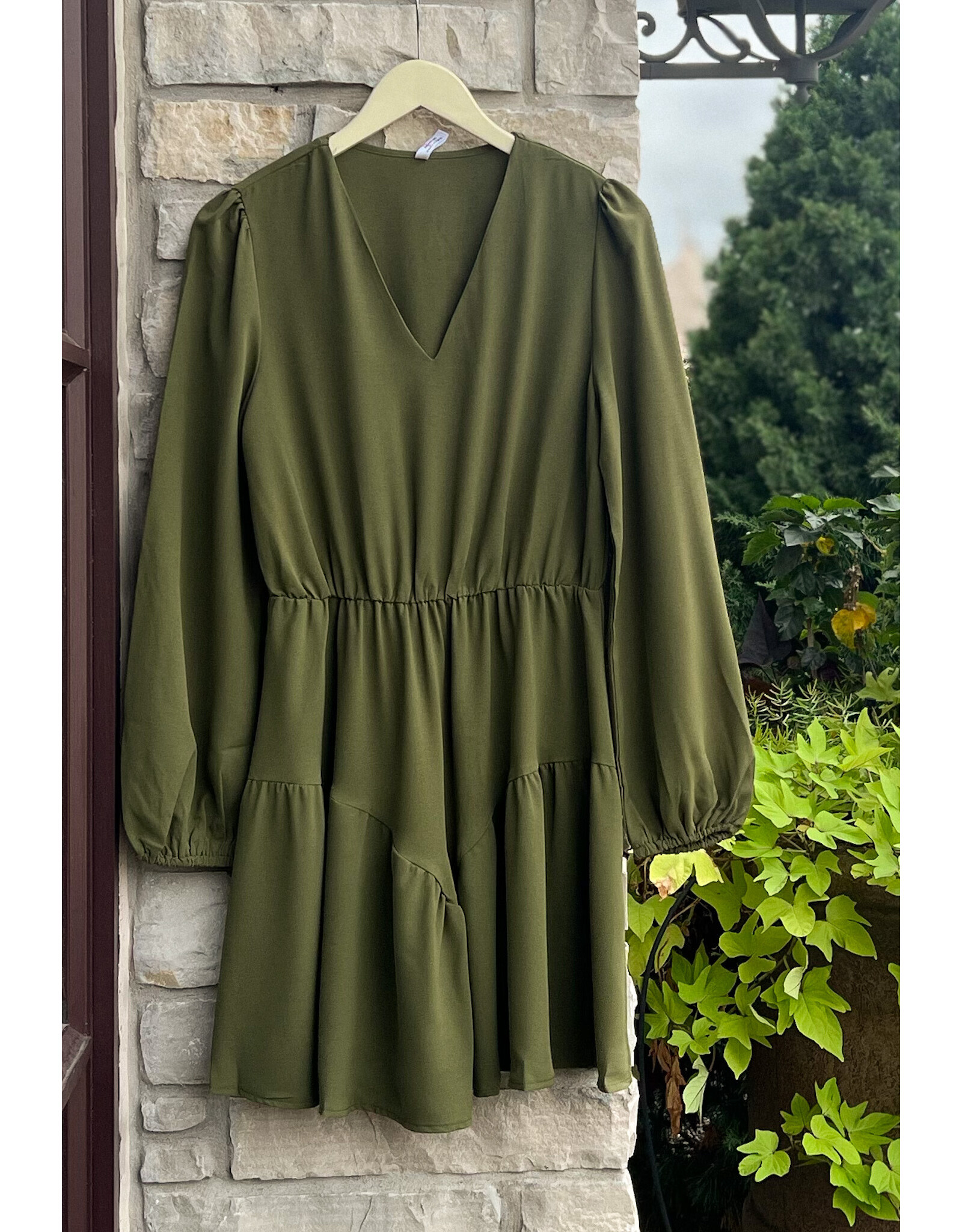 VITTORIA V NECK DRESS