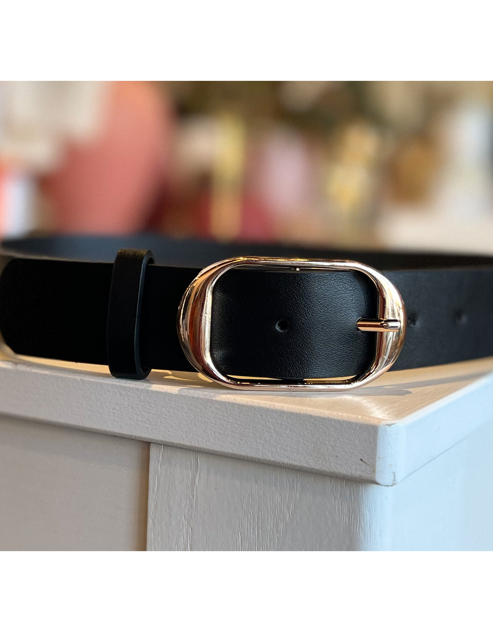 OSWALD CURVED OVAL BUCKLE BELT