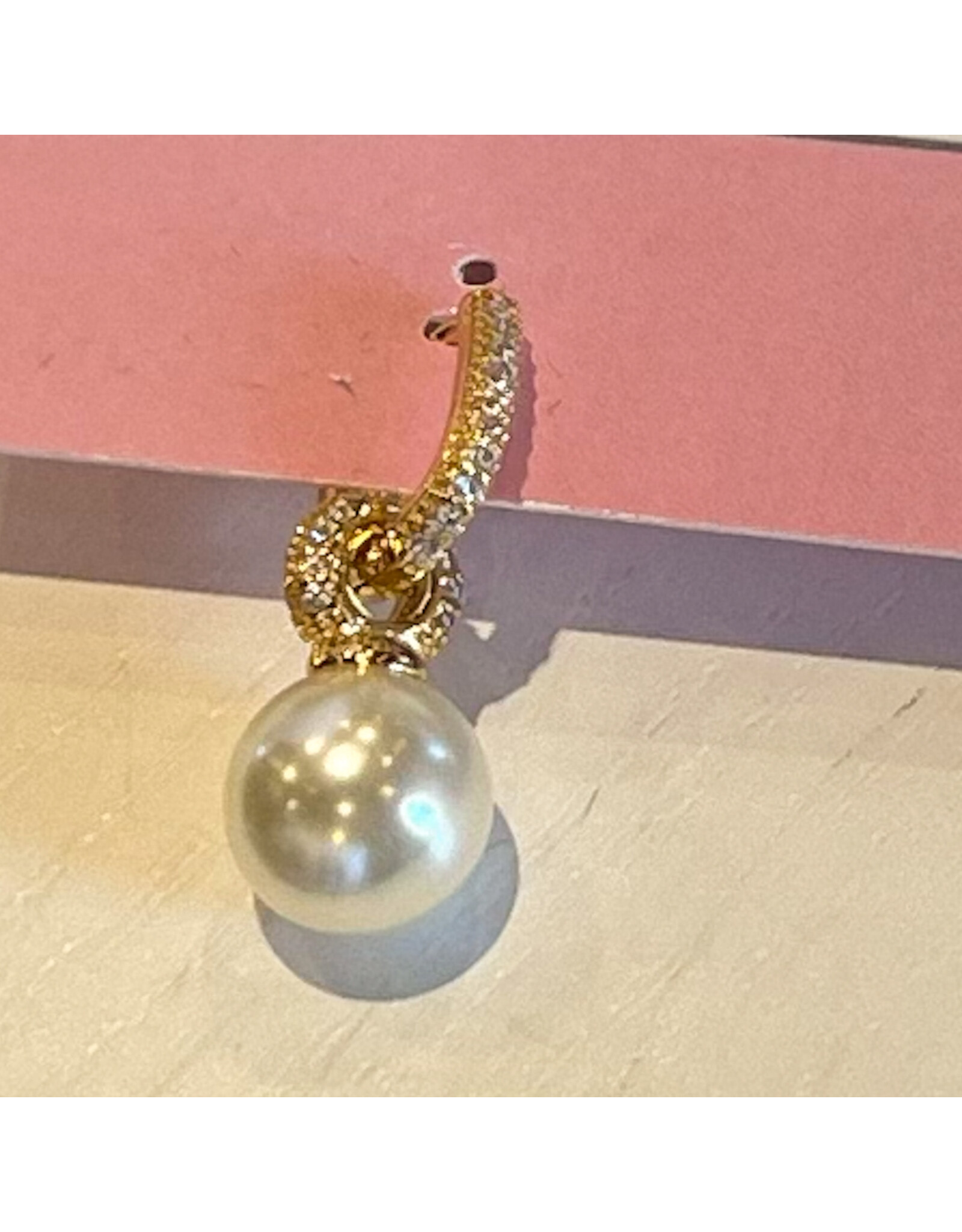 FAYE PEARL DROP EARRING