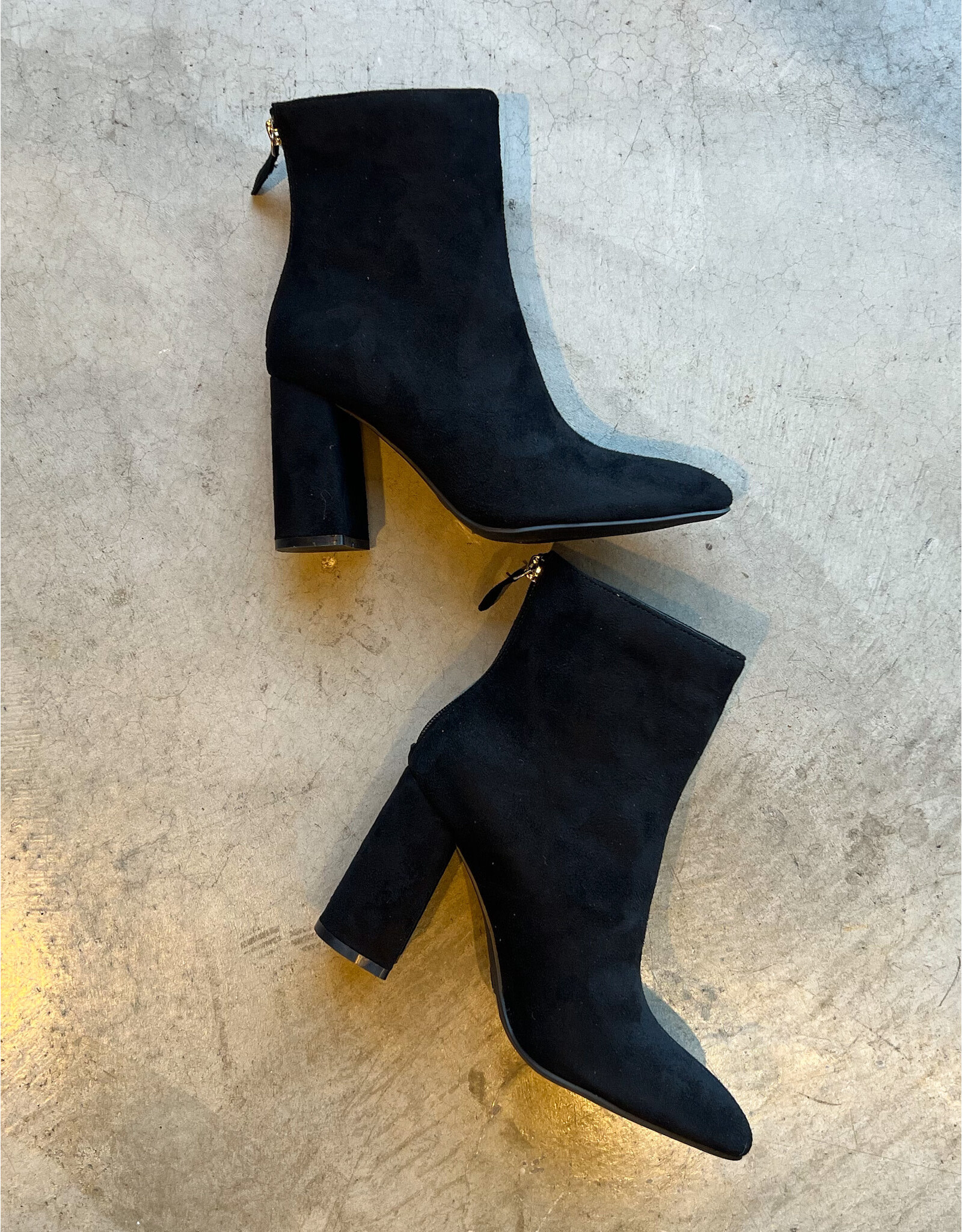NYRA BLOCK HEEL BOOTIE