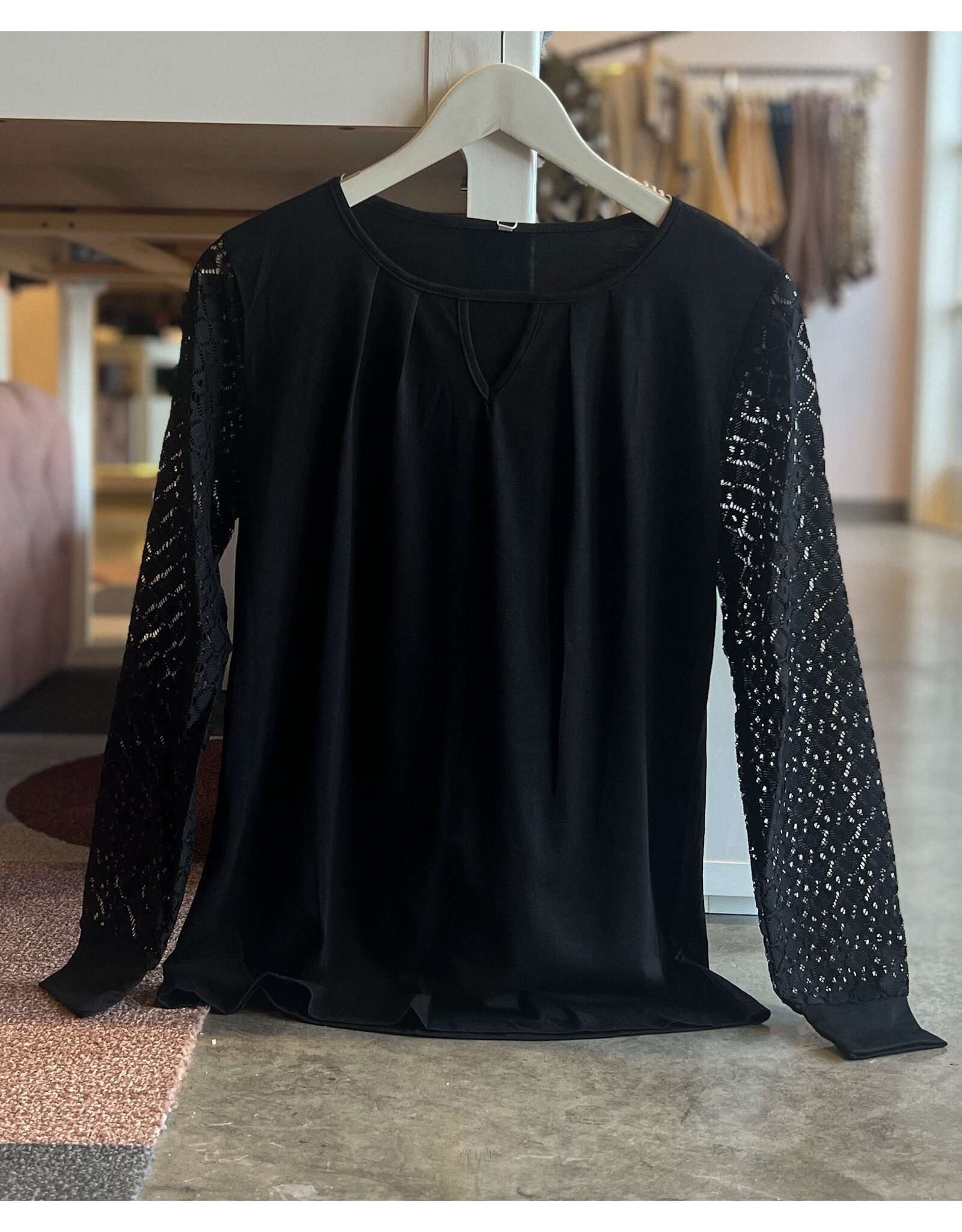 CHESTER CREW NK LACE TOP