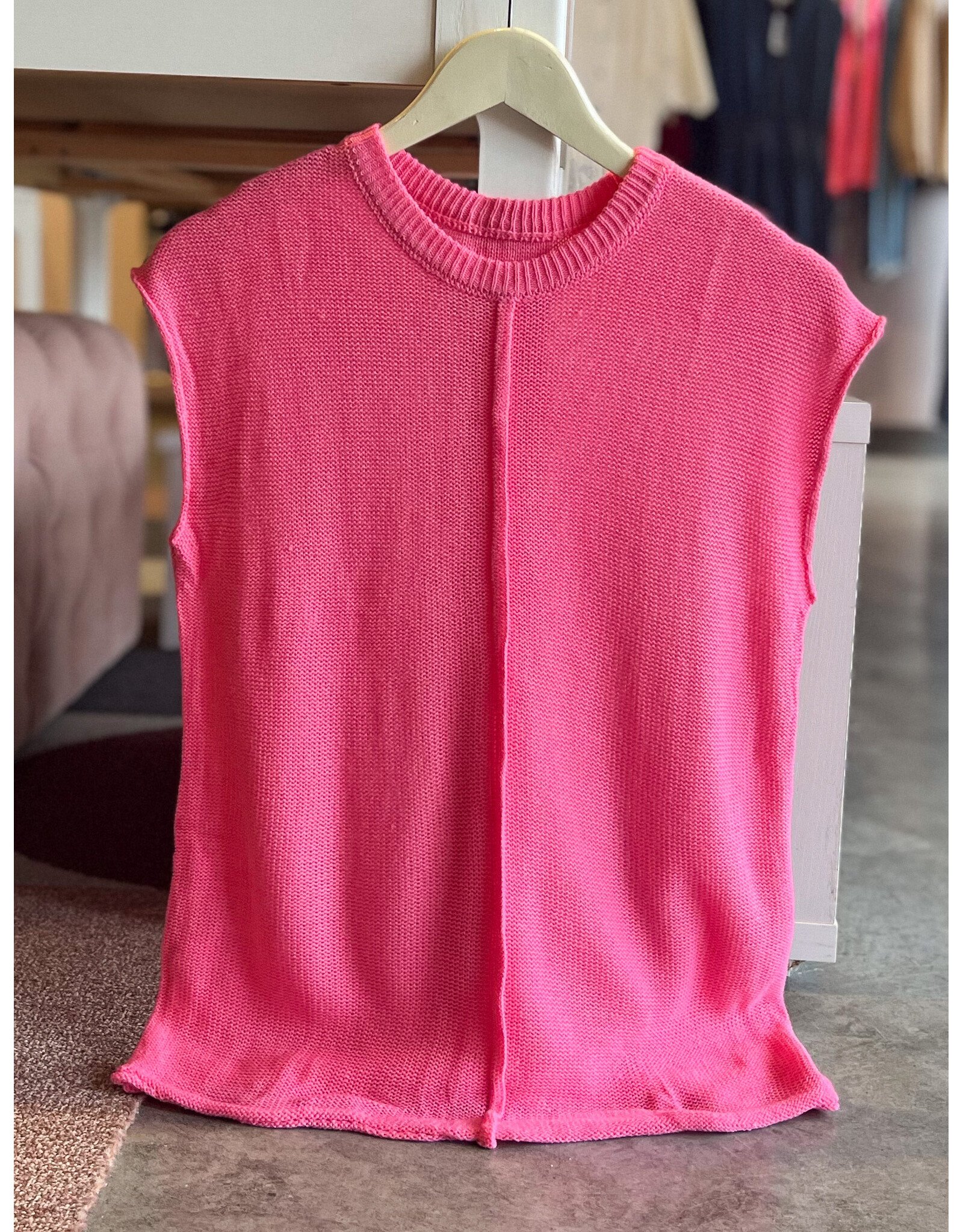 BRISTOL SLEEVELESS SWEATER