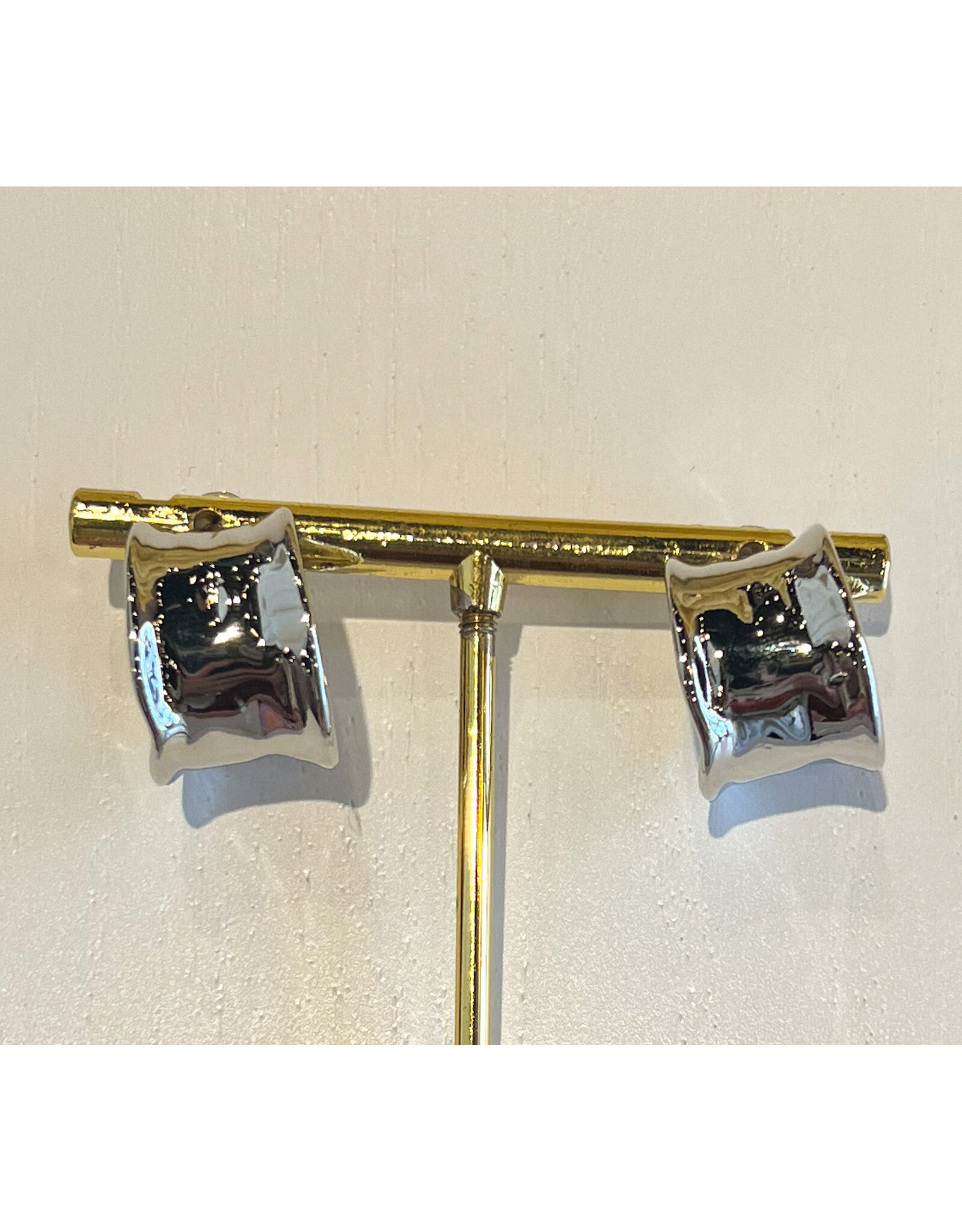 RAMONA TEXTURED HOOP