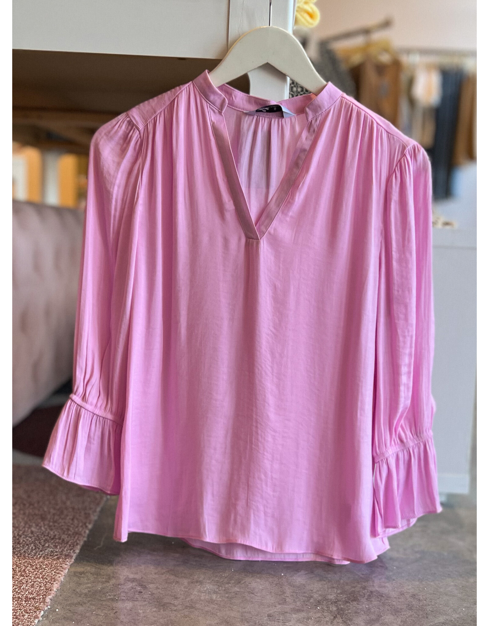 THEODORA V NK BLOUSE