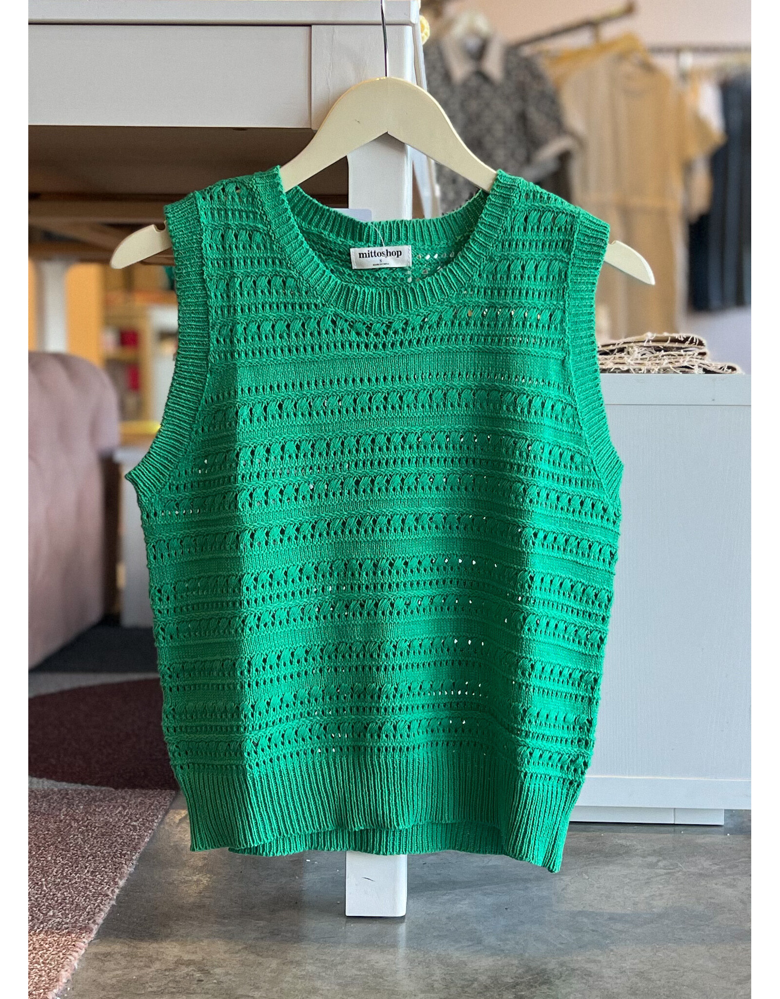LEWIS CROCHET SLVLSS SWEATER TOP