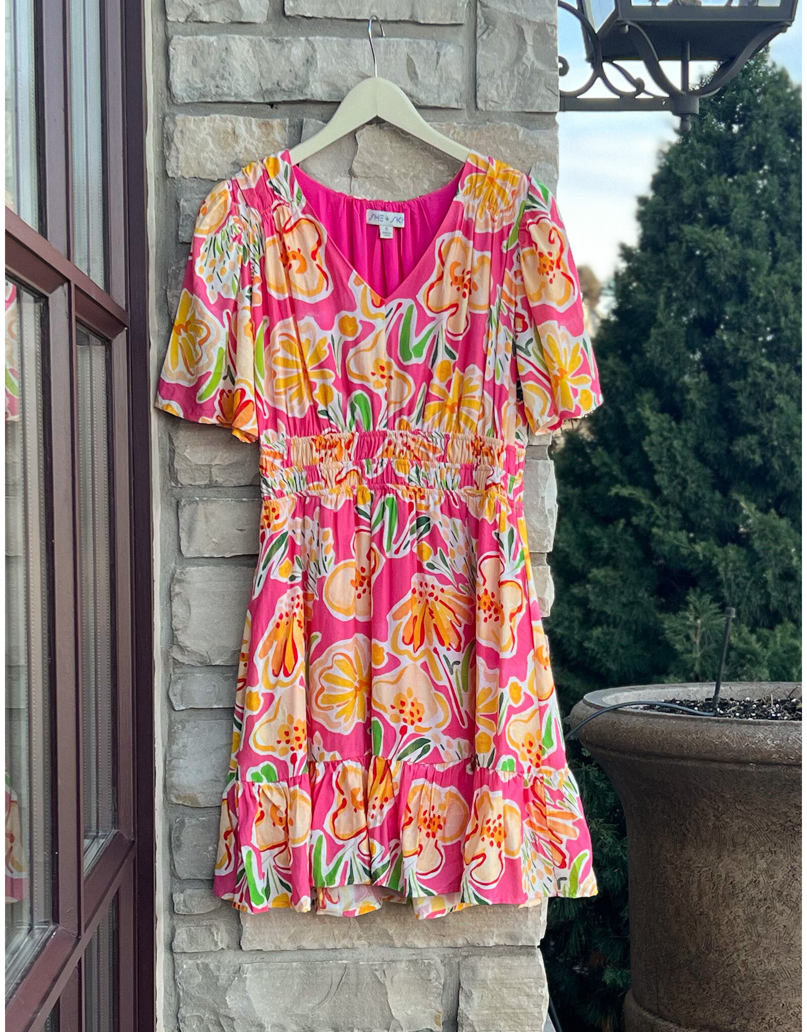 DAEMYN V NECK FLORAL PRINT DRESS