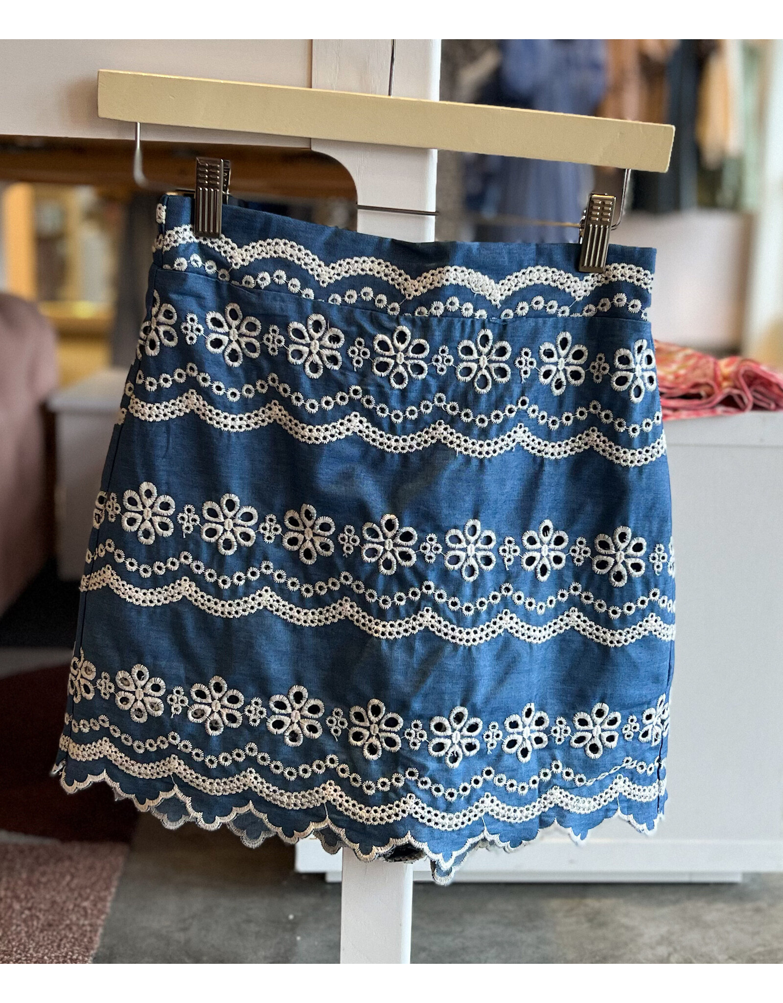 THML OCCHAVE EMBROIDERED DETAIL SKIRT